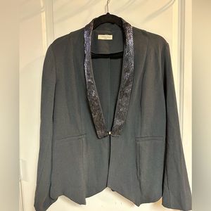 Grey light weight suit jacket with beaded collar/trim